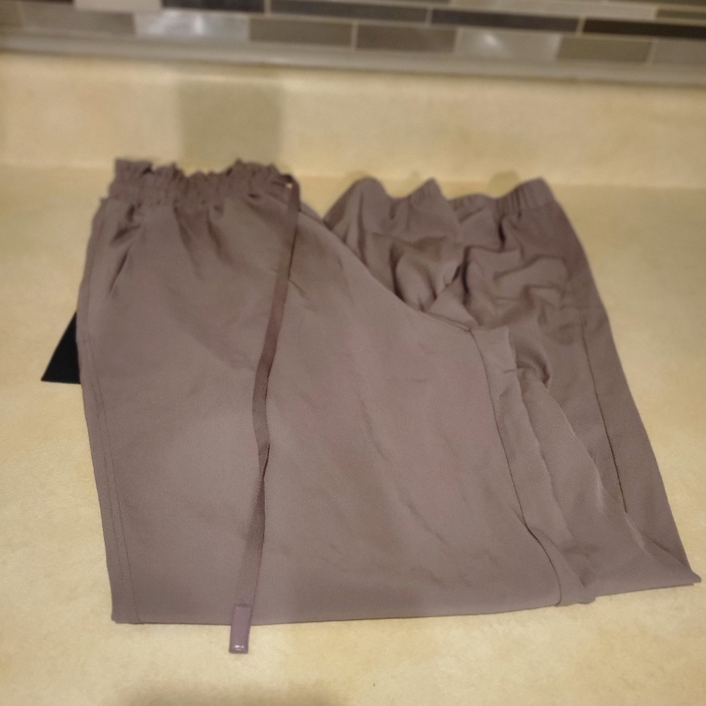 Womans Mono b joggers size small